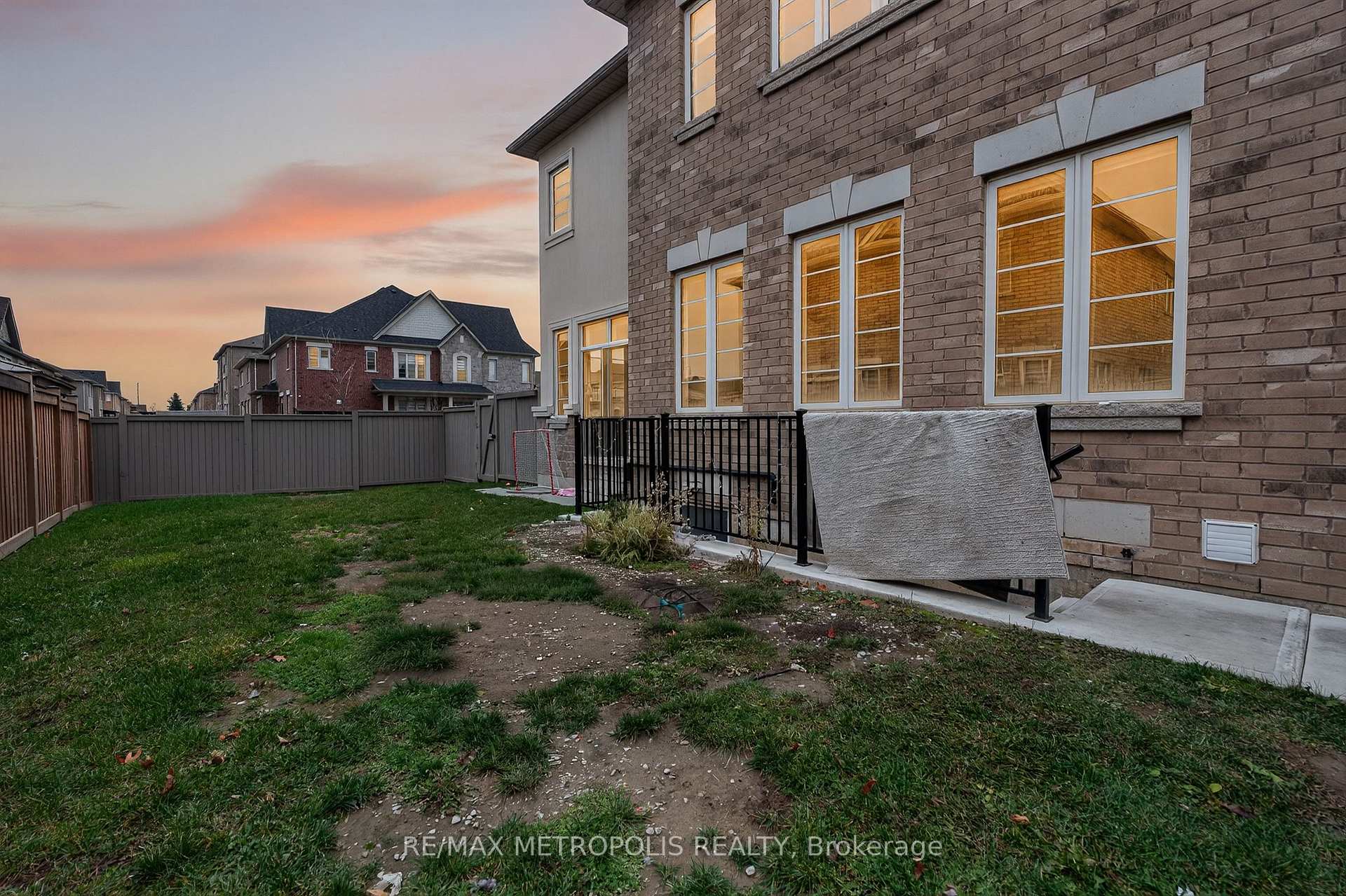 Photo 30 of Unit Upper, 31 Elverton Crescent, Brampton, Northwest Brampton — HOMEH