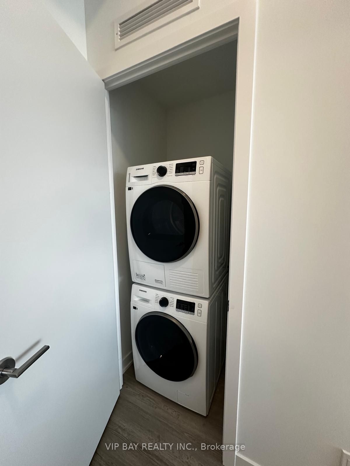 Photo 5 of Unit 607, 8188 Yonge Street, Vaughan, Uplands — HOMEH