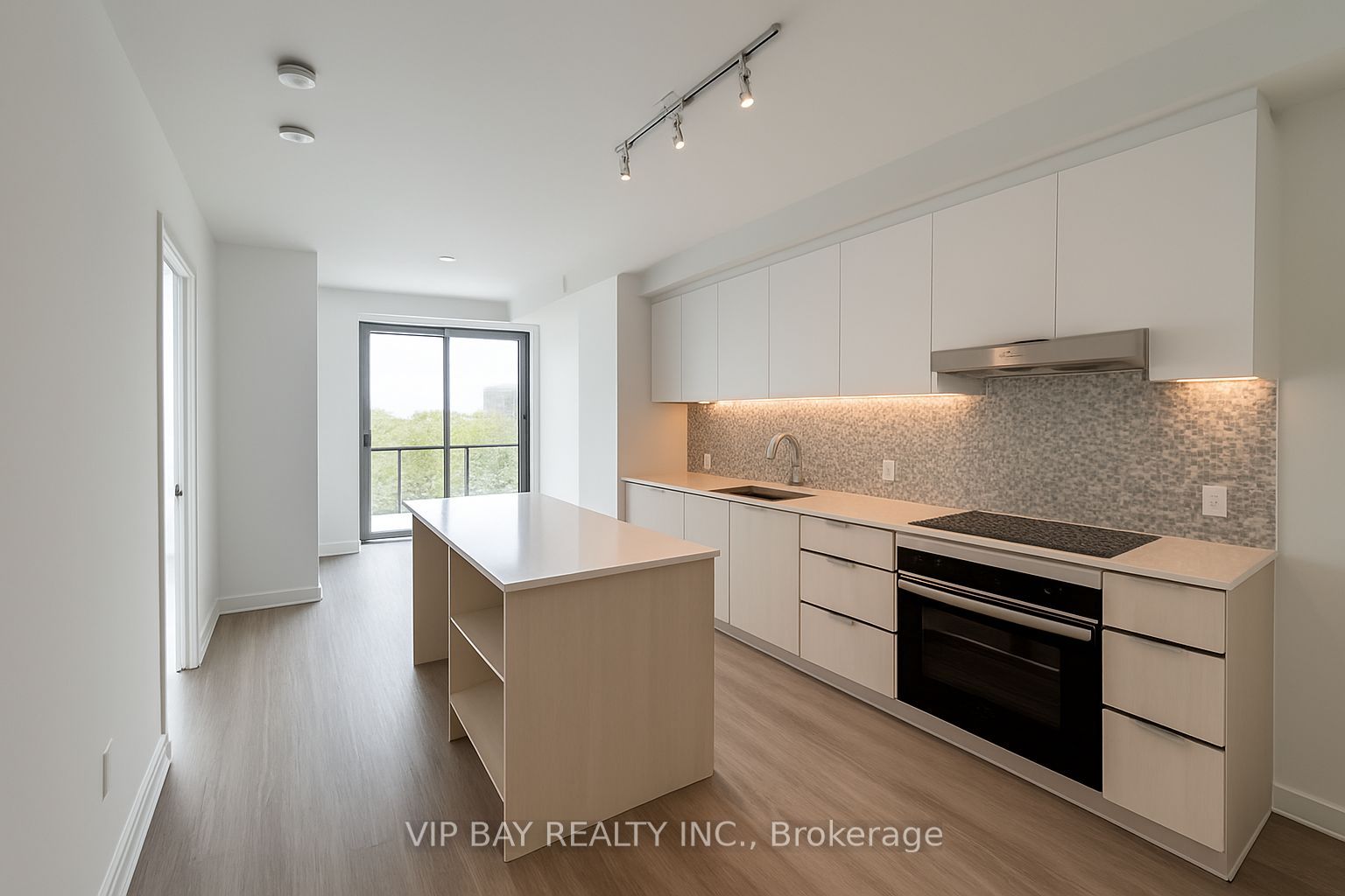 Photo 2 of Unit 607, 8188 Yonge Street, Vaughan, Uplands — HOMEH