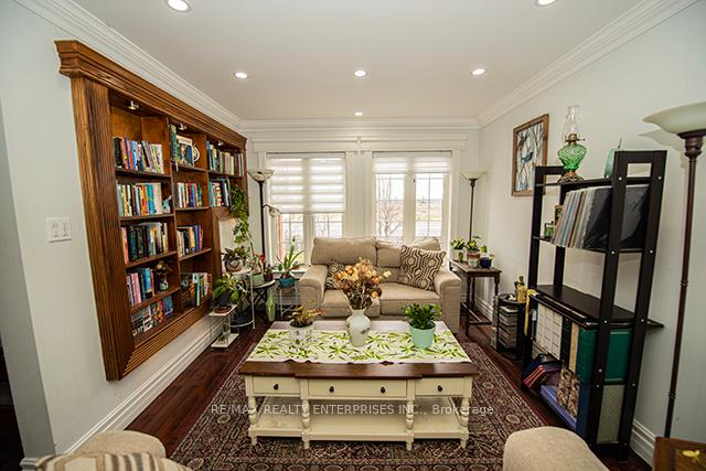 Photo 2 of 117 Sassafras Circle, Vaughan, Patterson — HOMEH