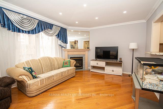 Photo 13 of 117 Sassafras Circle, Vaughan, Patterson — HOMEH