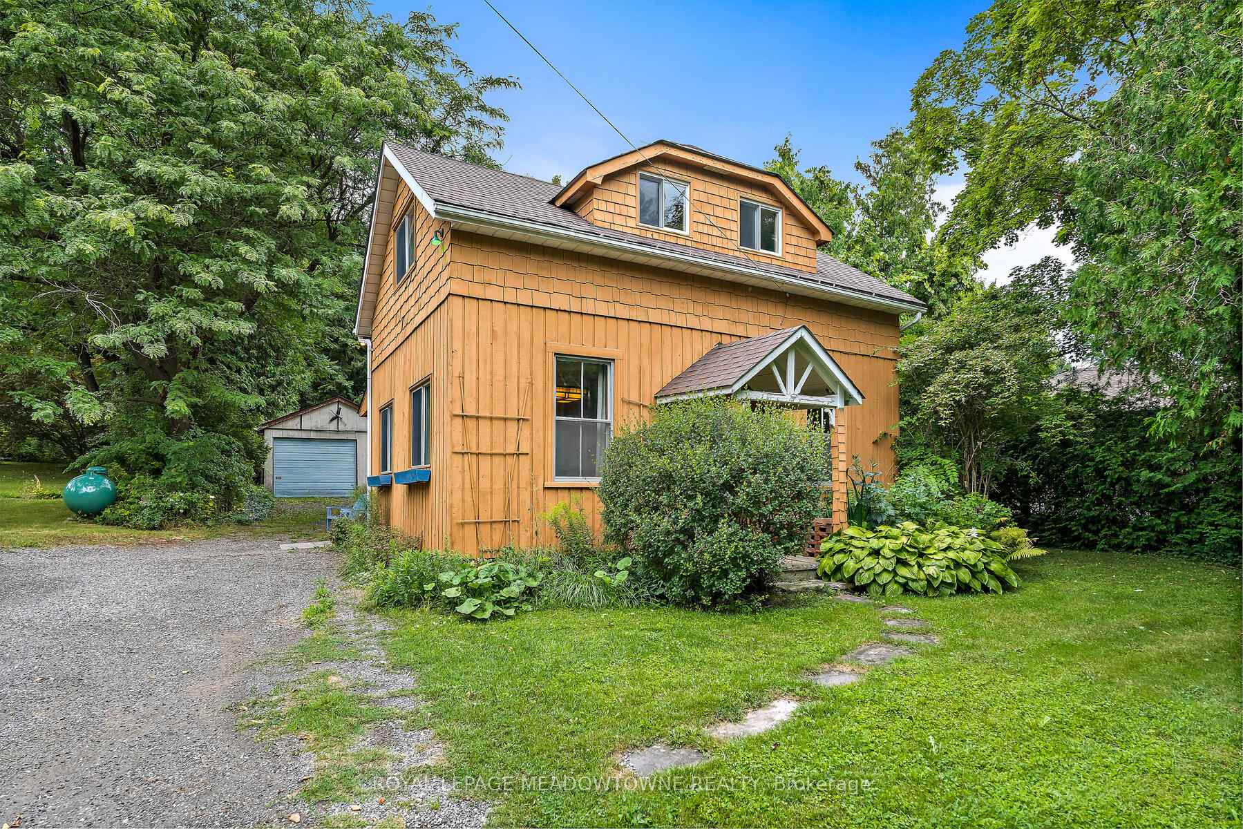 Front of 11369 22 Side Road