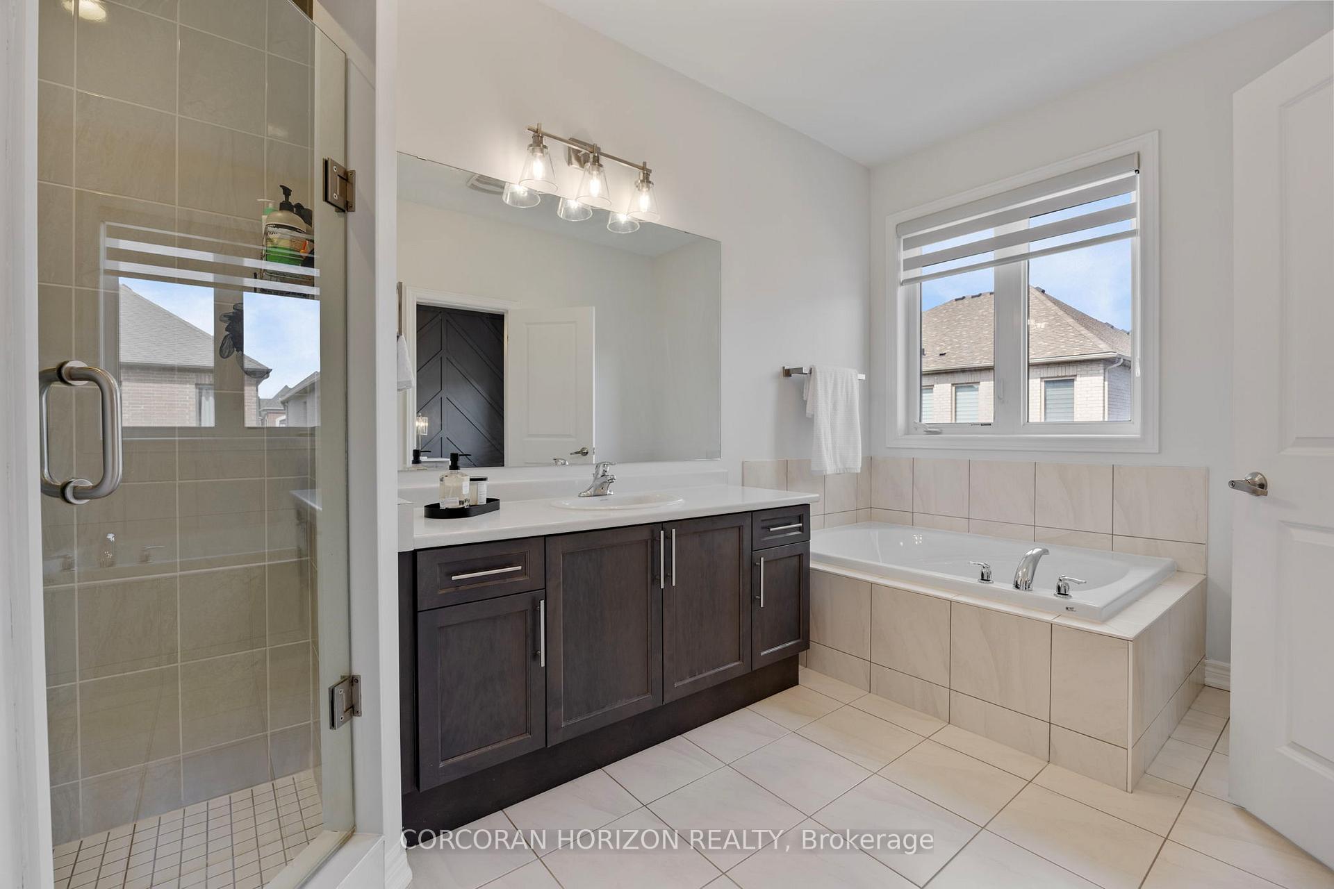 Photo 21 of 48 Louise Crescent, Whitby, Rural Whitby — HOMEH