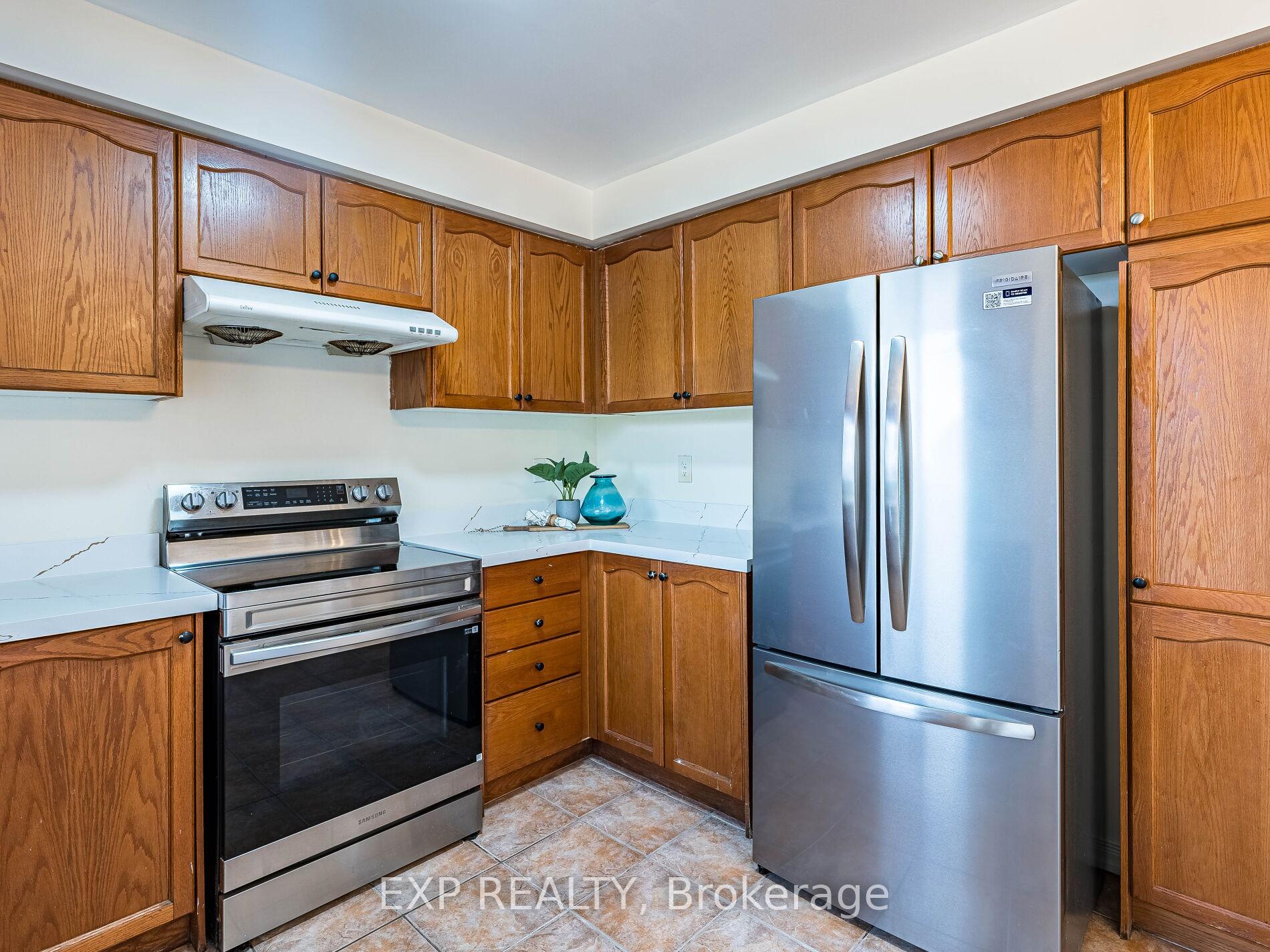 Photo 10 of 49 Timbertop Crescent, Brampton, Sandringham-Wellington — HOMEH