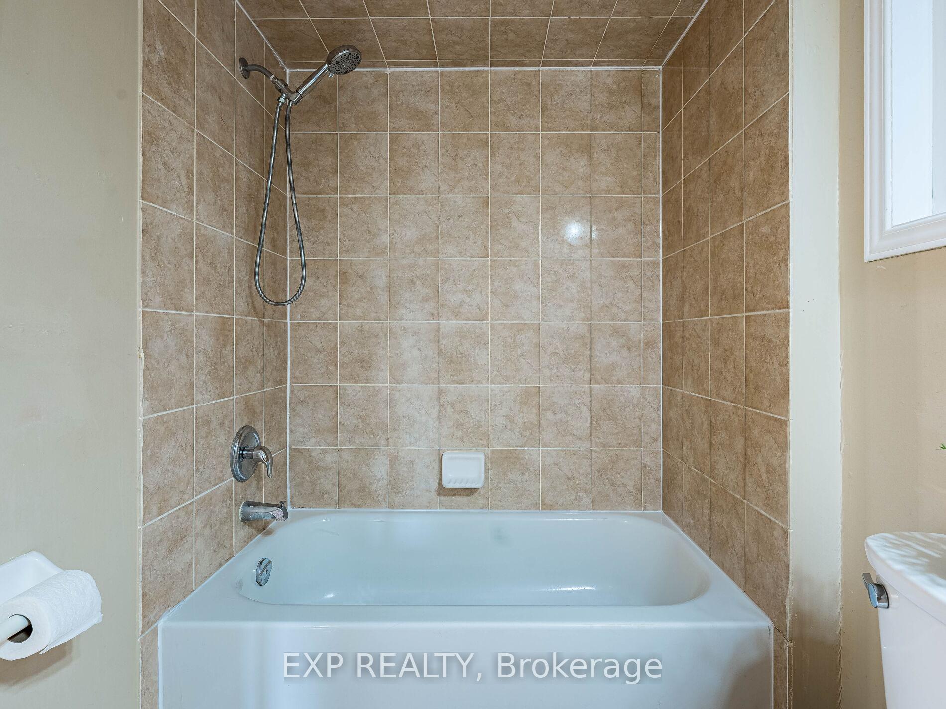 Photo 24 of 49 Timbertop Crescent, Brampton, Sandringham-Wellington — HOMEH