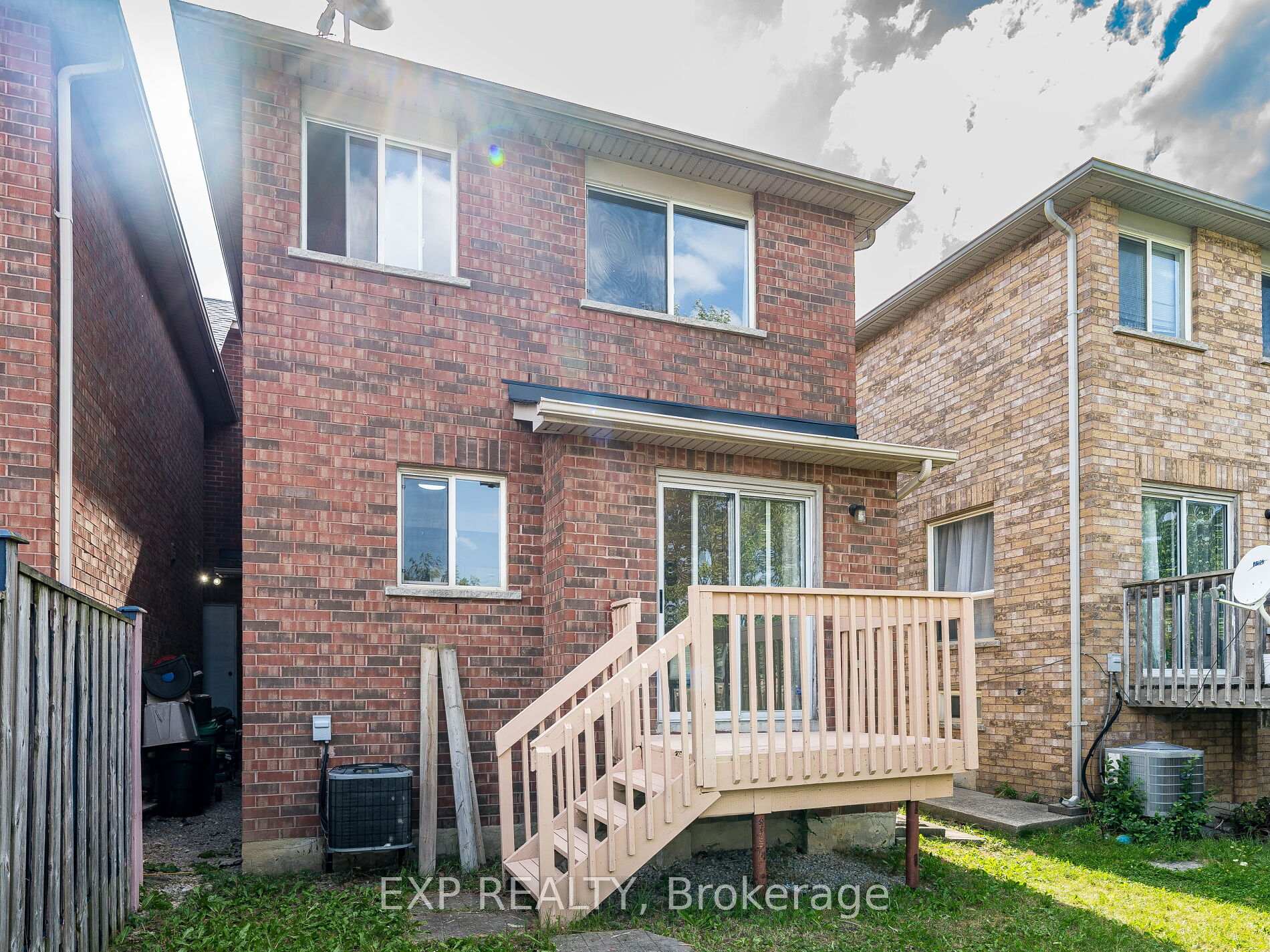 Photo 29 of 49 Timbertop Crescent, Brampton, Sandringham-Wellington — HOMEH