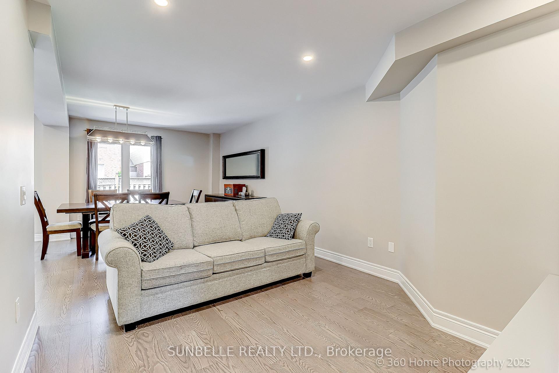 Photo 6 of 12 Stella Crescent, Caledon, Bolton East — HOMEH