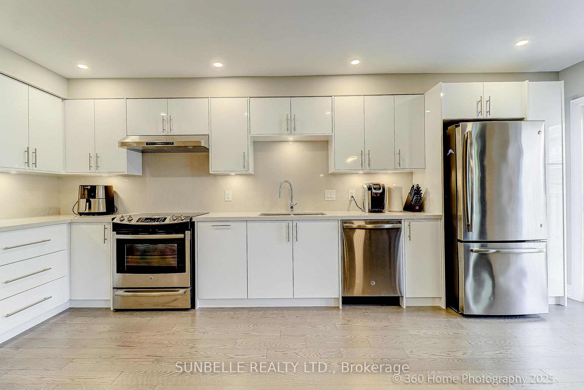 Photo 9 of 12 Stella Crescent, Caledon, Bolton East — HOMEH