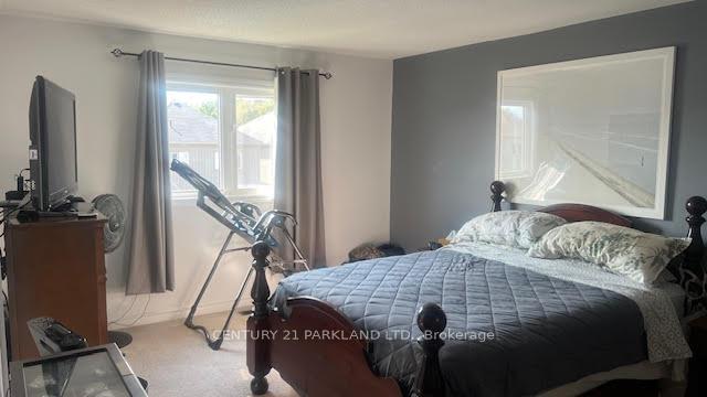 Photo 19 of 99 Holyrod Drive, Clarington, Courtice — HOMEH