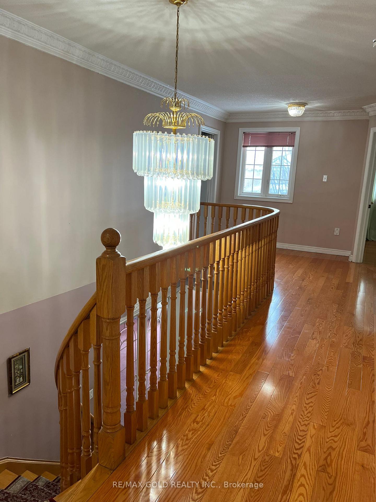 Photo 14 of 32 Mapleview Avenue, Brampton, Sandringham-Wellington — HOMEH