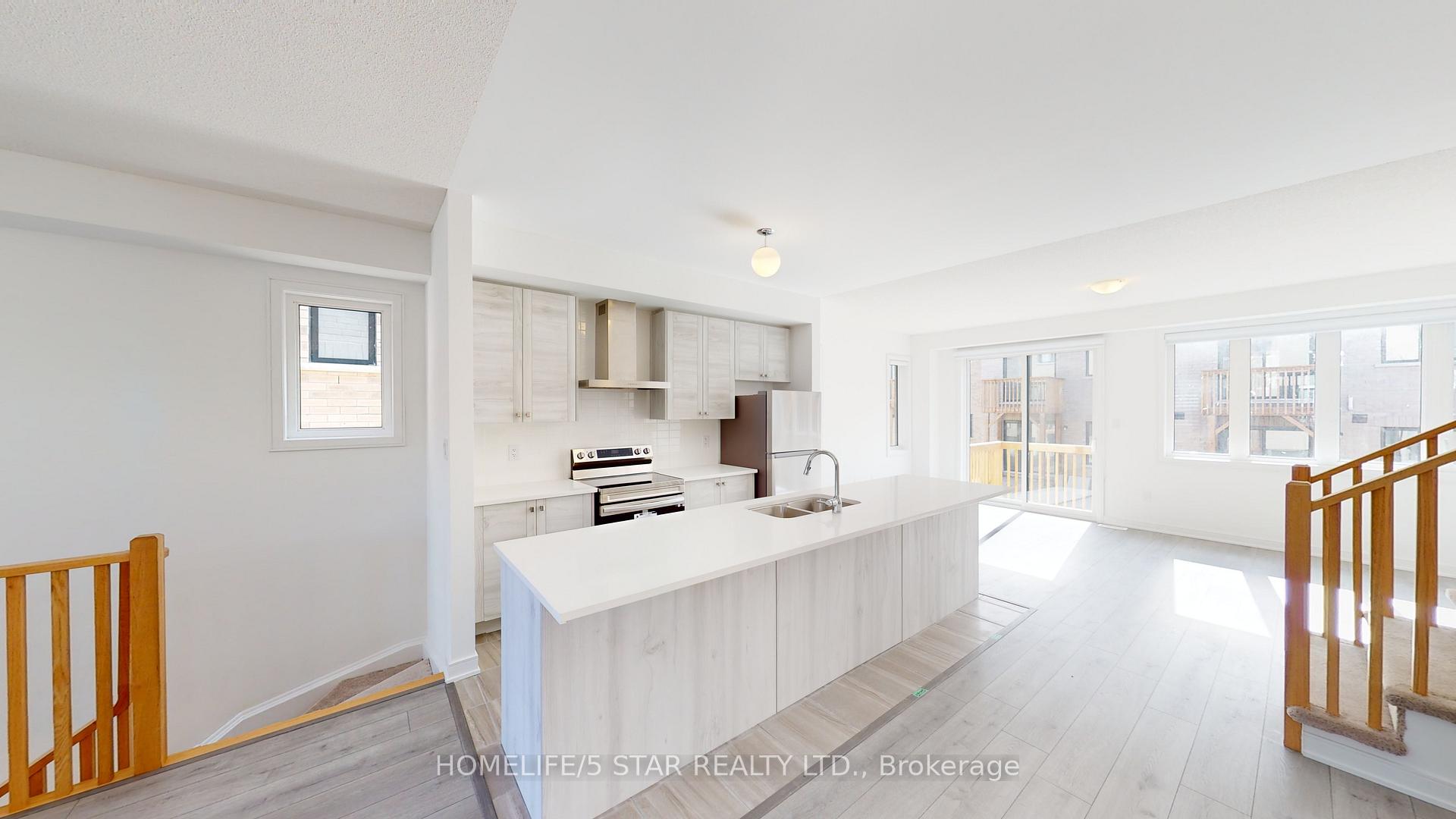 Photo 2 of 123 Blue Forest Crescent, Barrie, Innis-Shore — HOMEH
