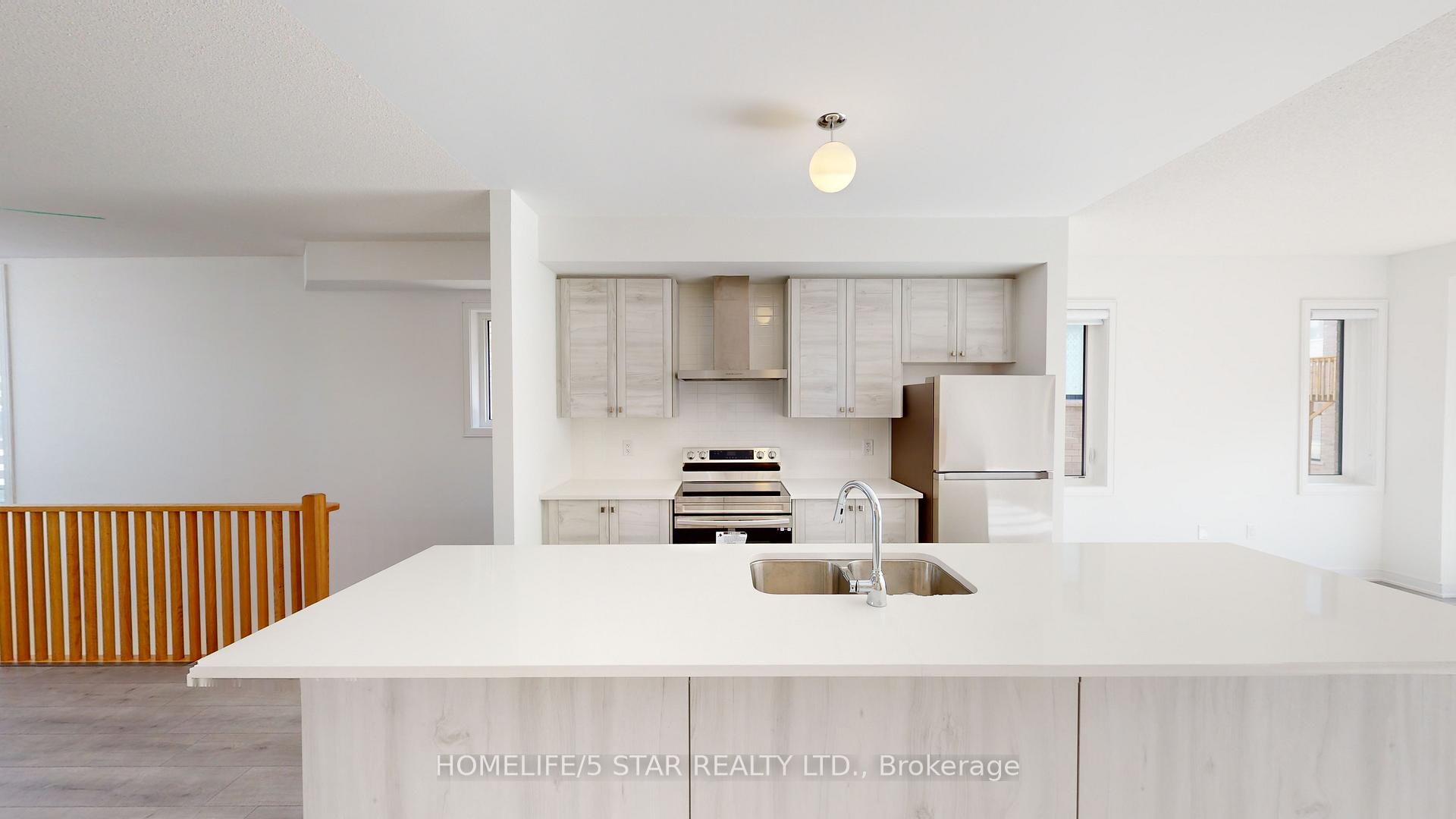 Photo 5 of 123 Blue Forest Crescent, Barrie, Innis-Shore — HOMEH