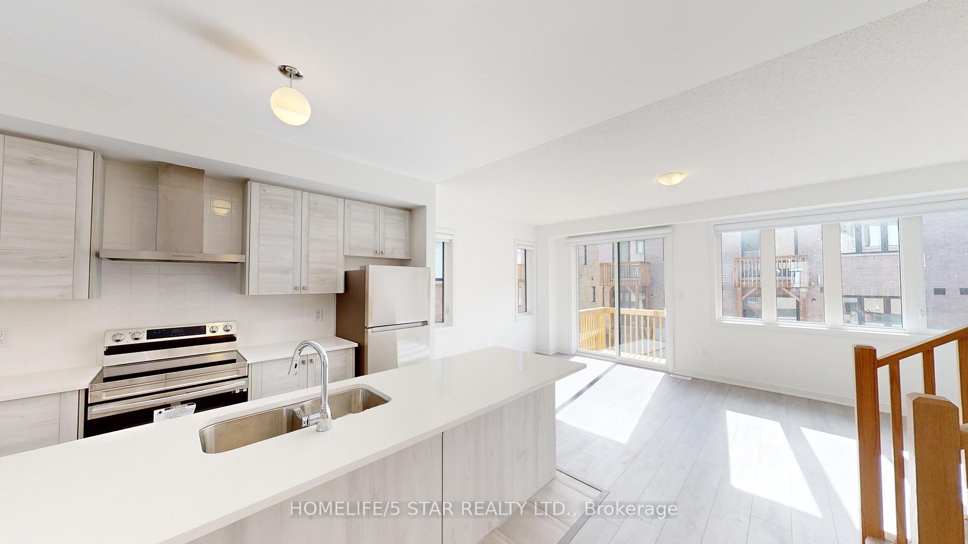 Photo 3 of 123 Blue Forest Crescent, Barrie, Innis-Shore — HOMEH