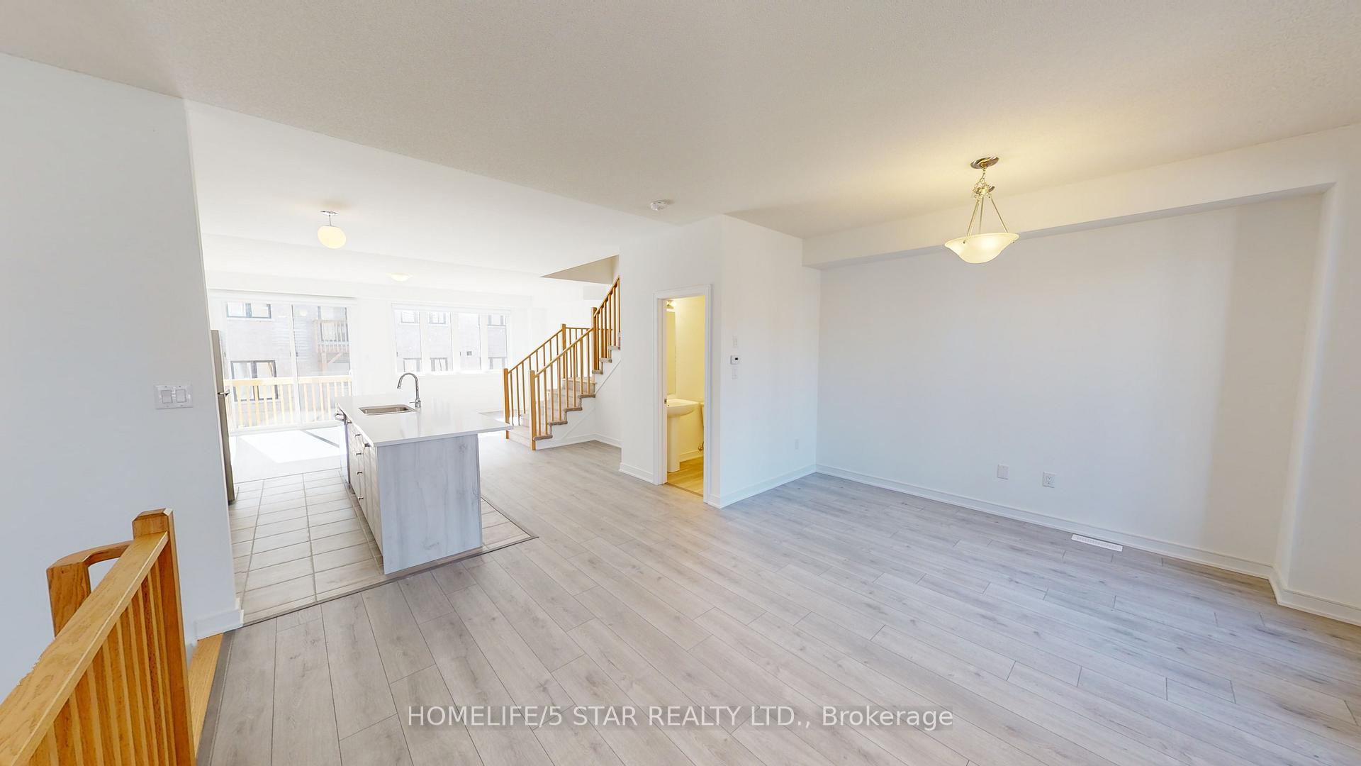 Photo 11 of 123 Blue Forest Crescent, Barrie, Innis-Shore — HOMEH