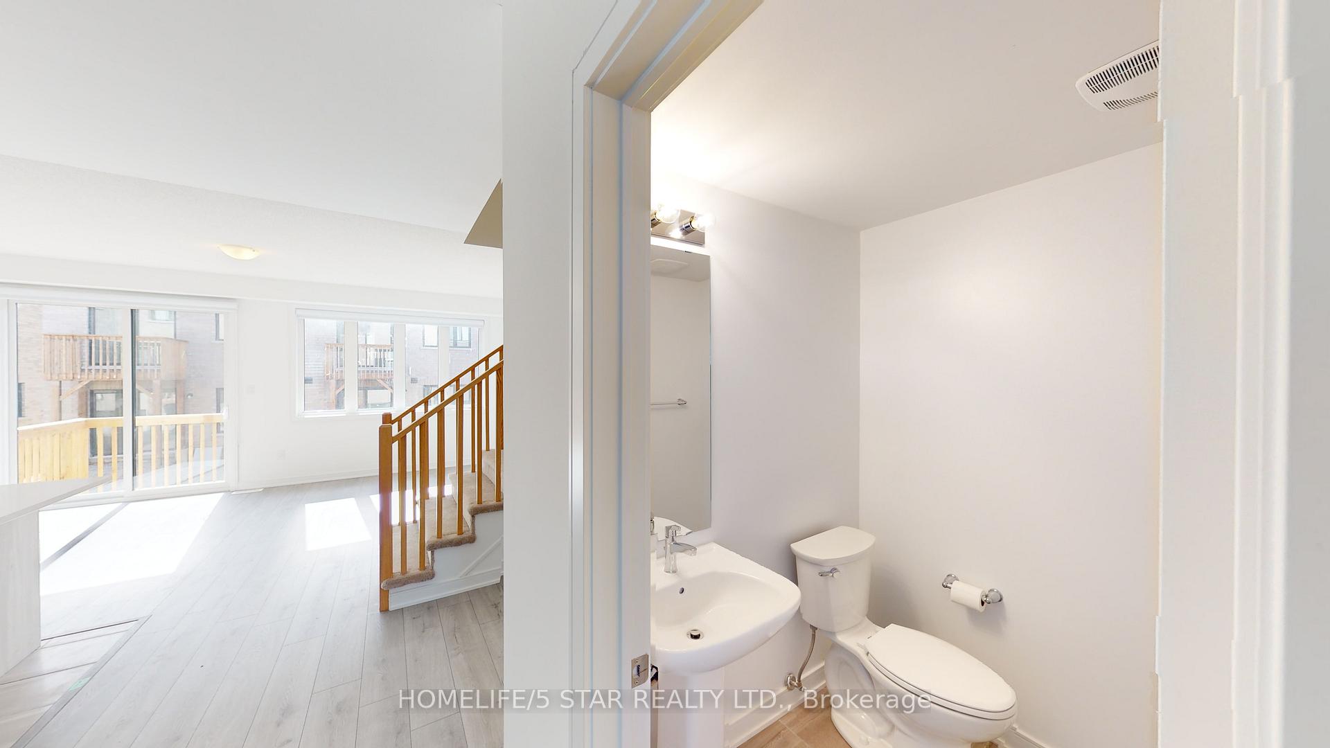 Photo 16 of 123 Blue Forest Crescent, Barrie, Innis-Shore — HOMEH