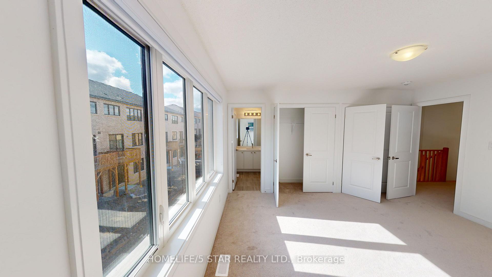 Photo 6 of 123 Blue Forest Crescent, Barrie, Innis-Shore — HOMEH