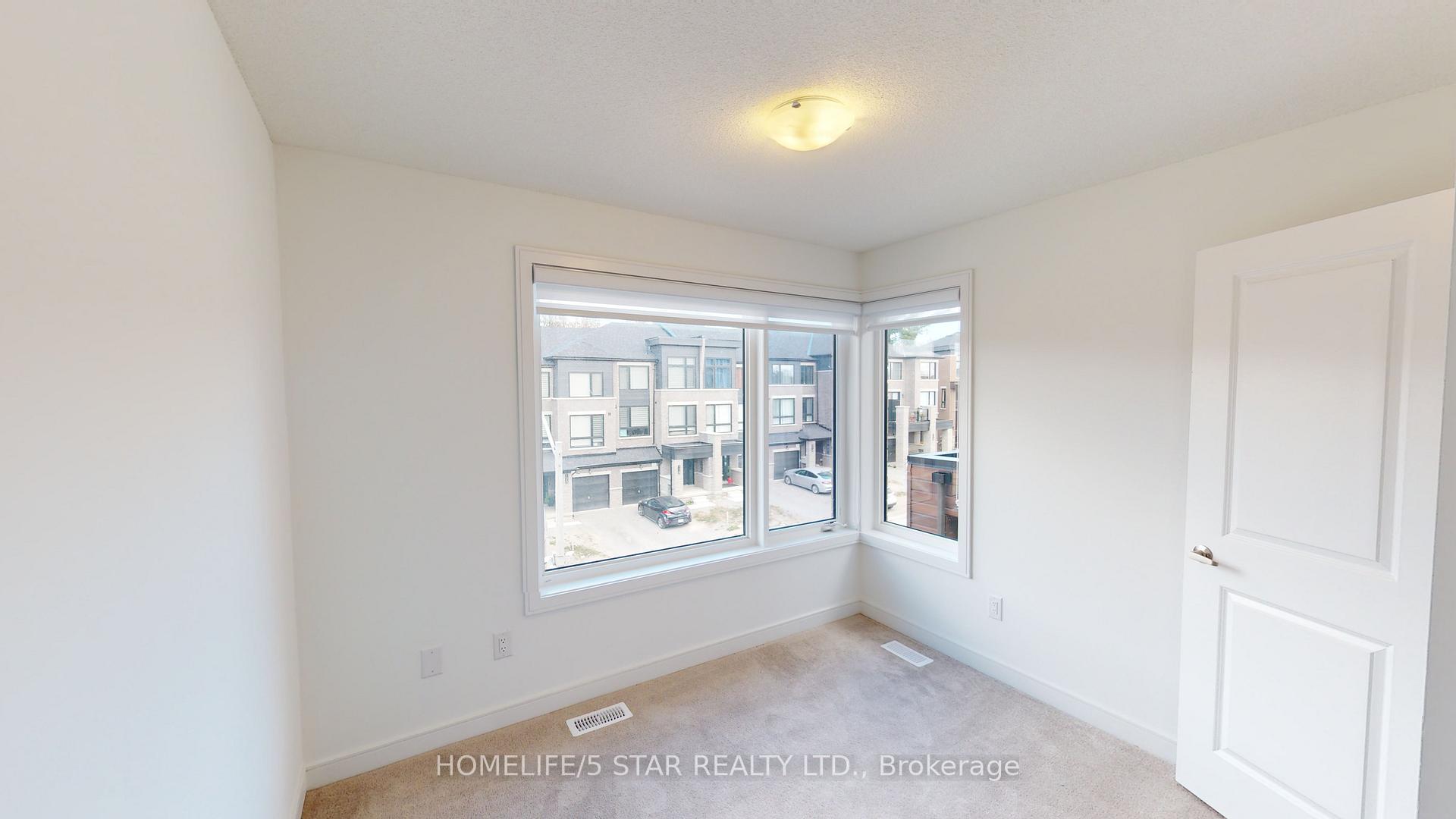 Photo 20 of 123 Blue Forest Crescent, Barrie, Innis-Shore — HOMEH