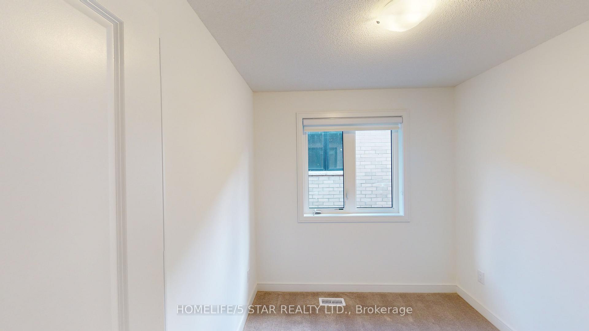 Photo 10 of 123 Blue Forest Crescent, Barrie, Innis-Shore — HOMEH
