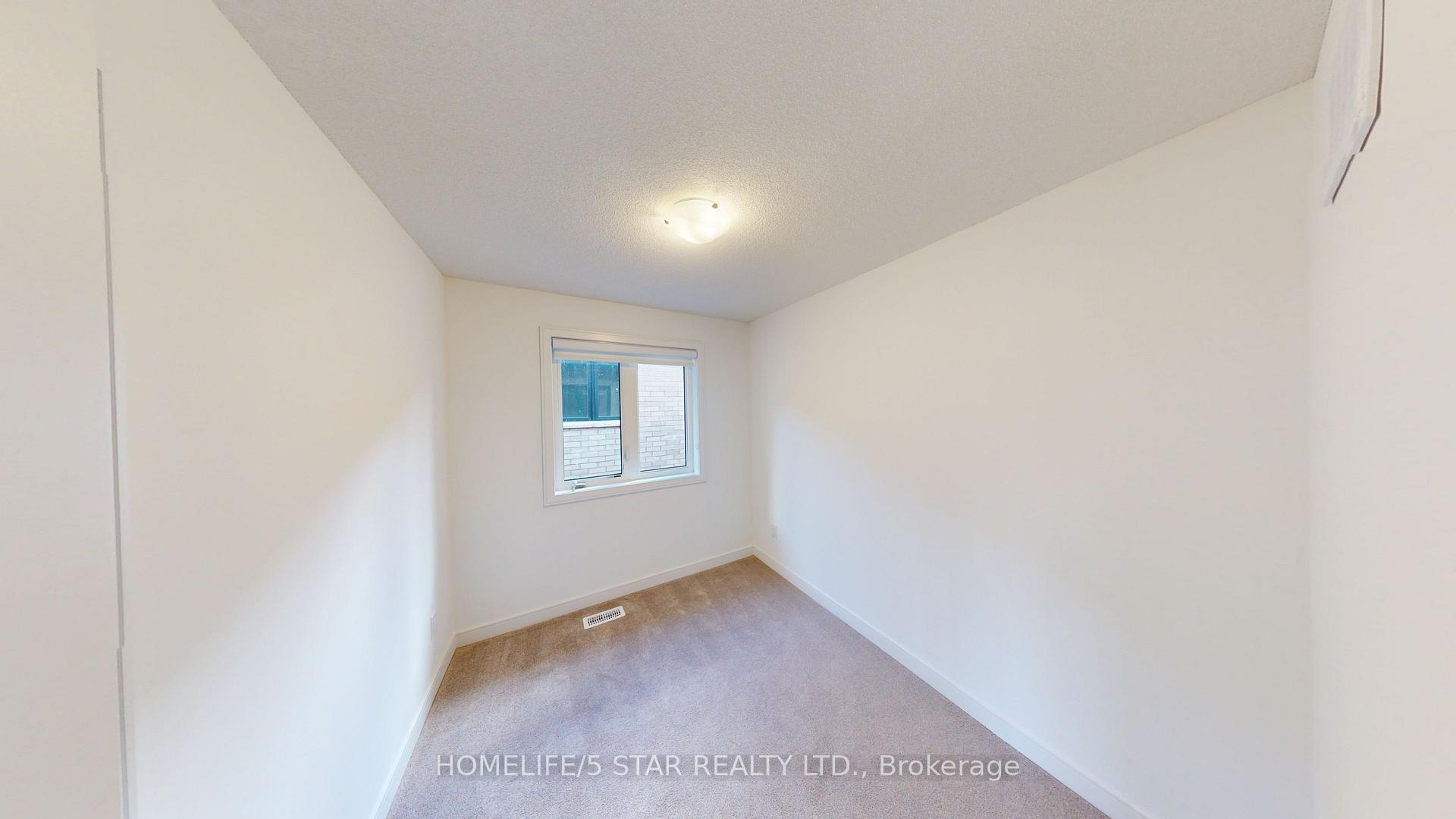 Photo 13 of 123 Blue Forest Crescent, Barrie, Innis-Shore — HOMEH