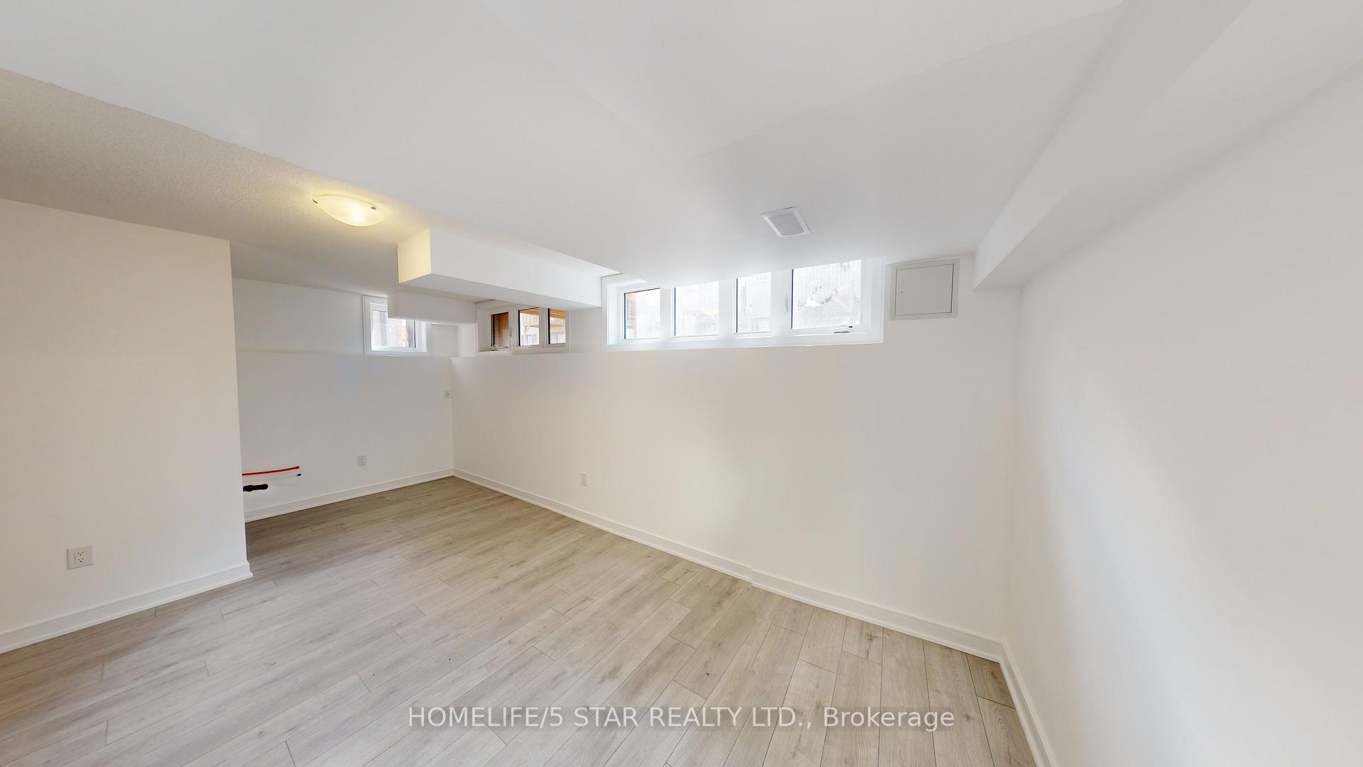 Photo 26 of 123 Blue Forest Crescent, Barrie, Innis-Shore — HOMEH