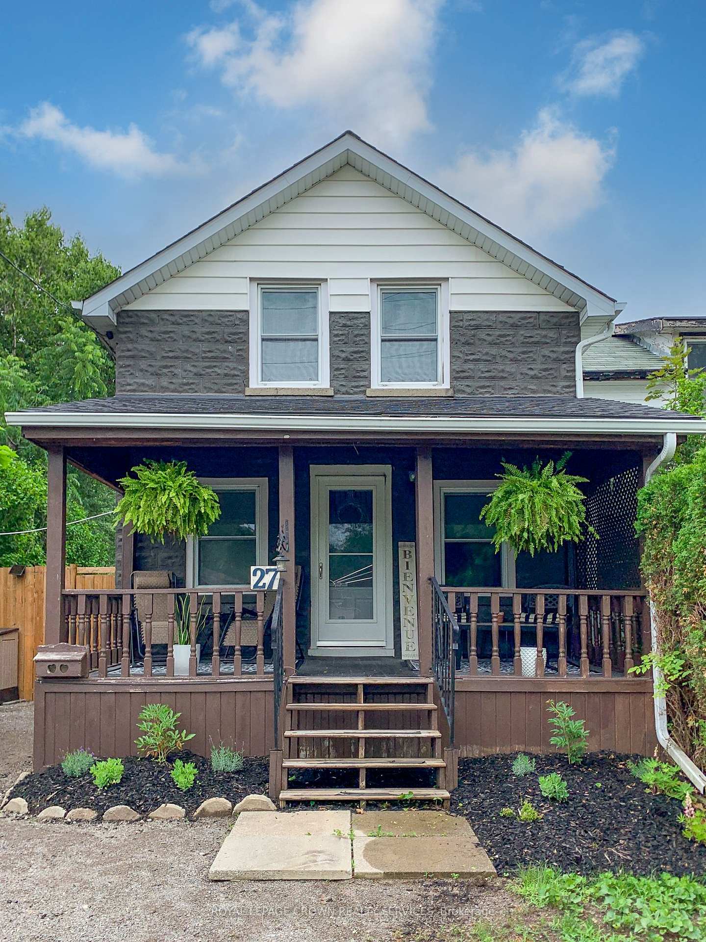 Photo 1 of 27 Gold Street, Brant, Paris — HOMEH