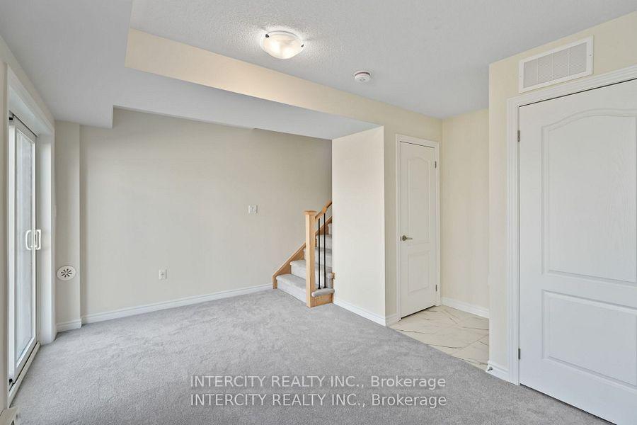 Photo 2 of 127 Senay Circle, Clarington, Courtice — HOMEH