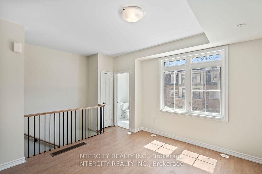Photo 8 of 127 Senay Circle, Clarington, Courtice — HOMEH