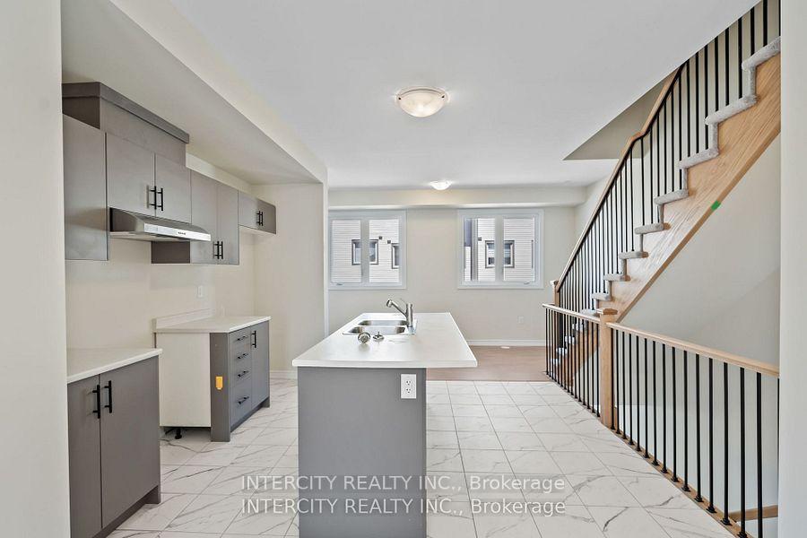 Photo 12 of 127 Senay Circle, Clarington, Courtice — HOMEH