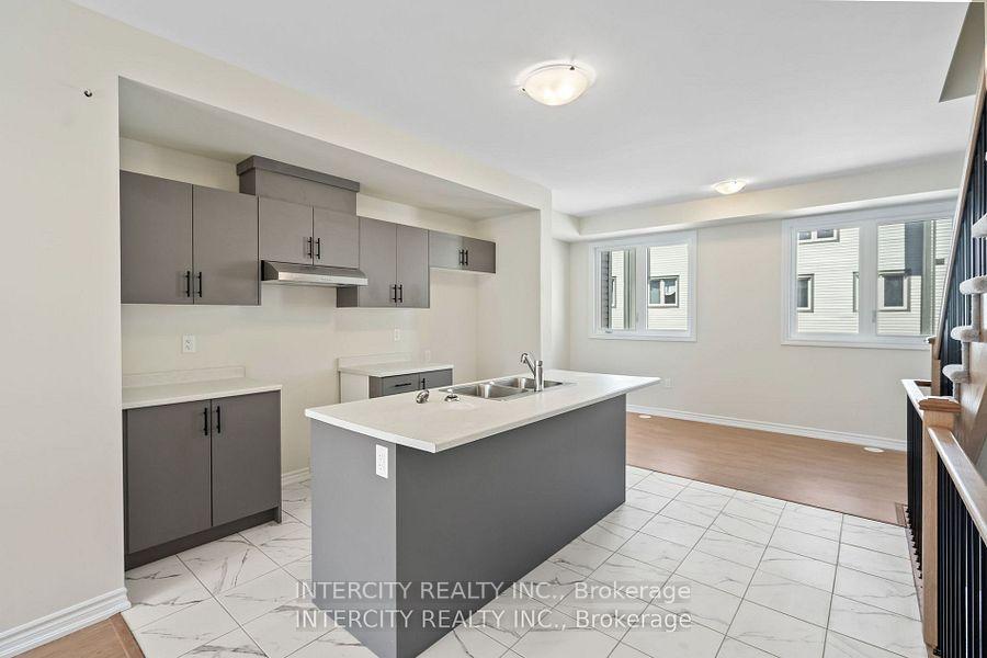 Photo 18 of 127 Senay Circle, Clarington, Courtice — HOMEH