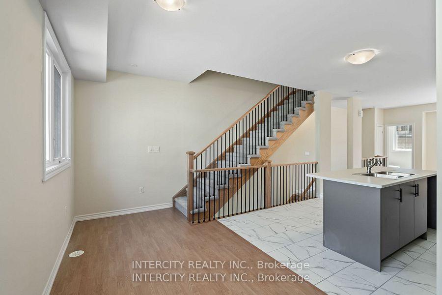 Photo 13 of 127 Senay Circle, Clarington, Courtice — HOMEH