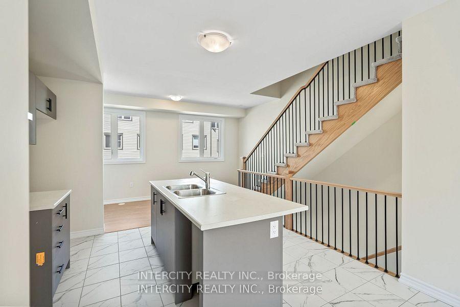 Photo 14 of 127 Senay Circle, Clarington, Courtice — HOMEH