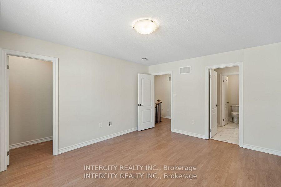 Photo 15 of 127 Senay Circle, Clarington, Courtice — HOMEH