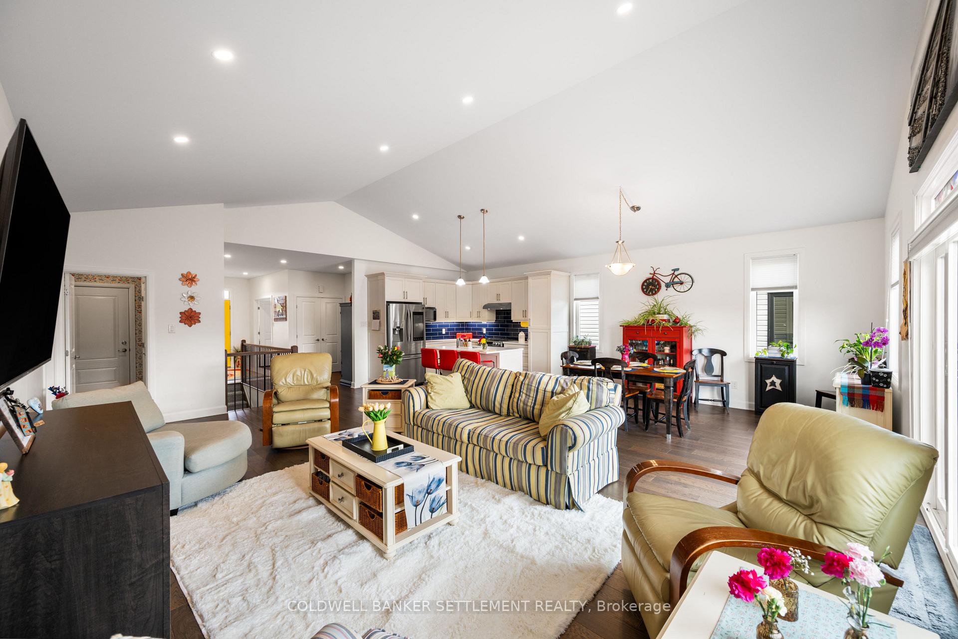 Photo 26 of 34 Senators Gate Drive, Perth — HOMEH