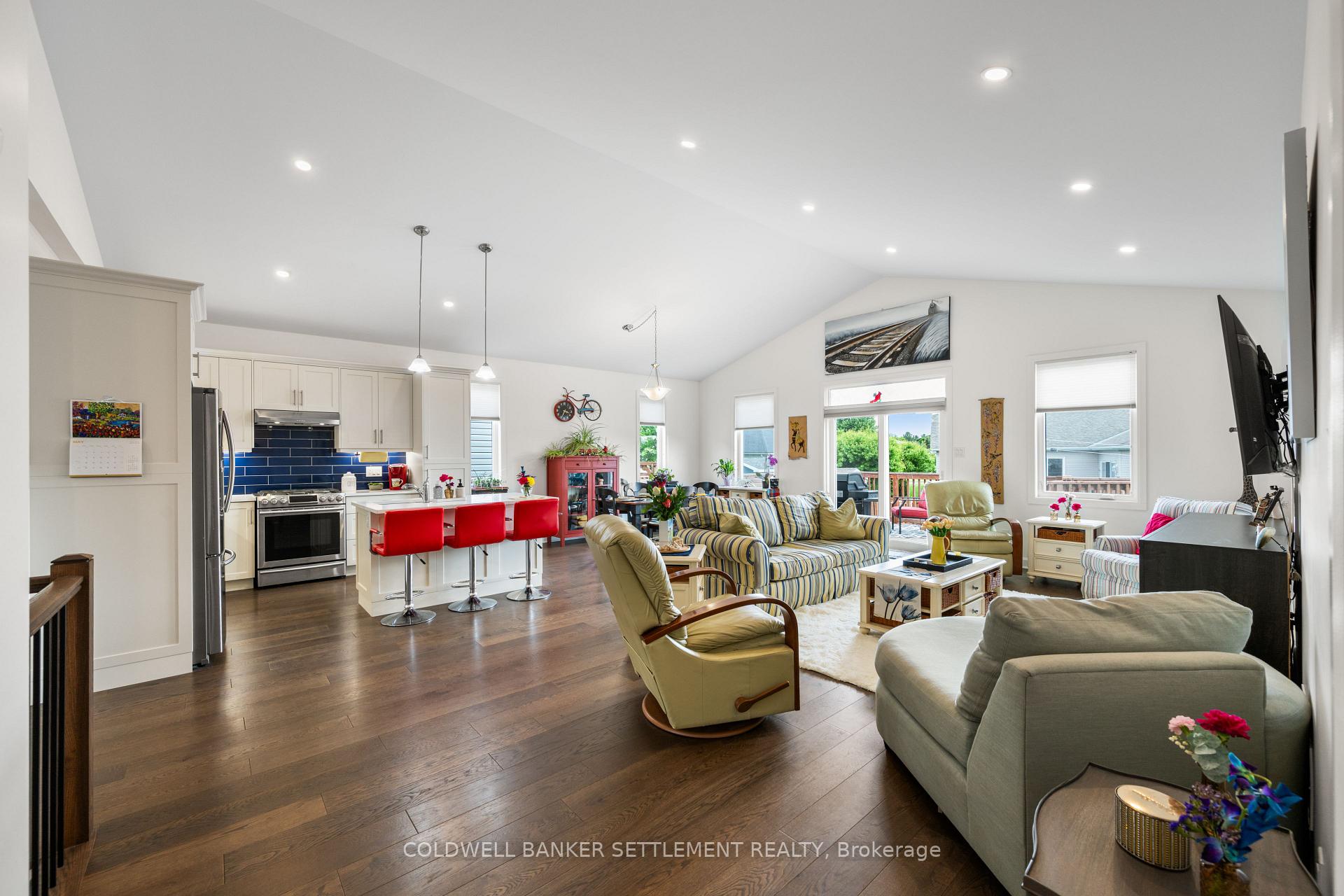 Photo 17 of 34 Senators Gate Drive, Perth — HOMEH