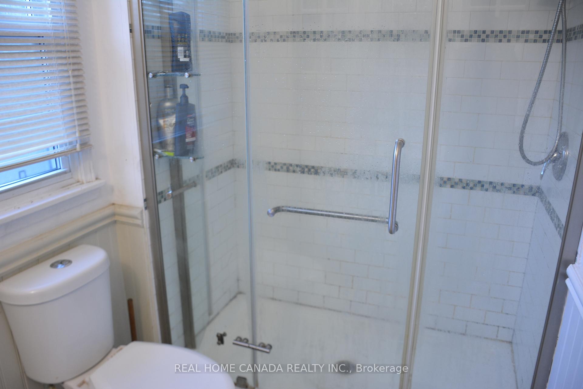 Photo 6 of Unit 2nd Bedrm, 38 Chopin Crescent, Brampton, Brampton South — HOMEH