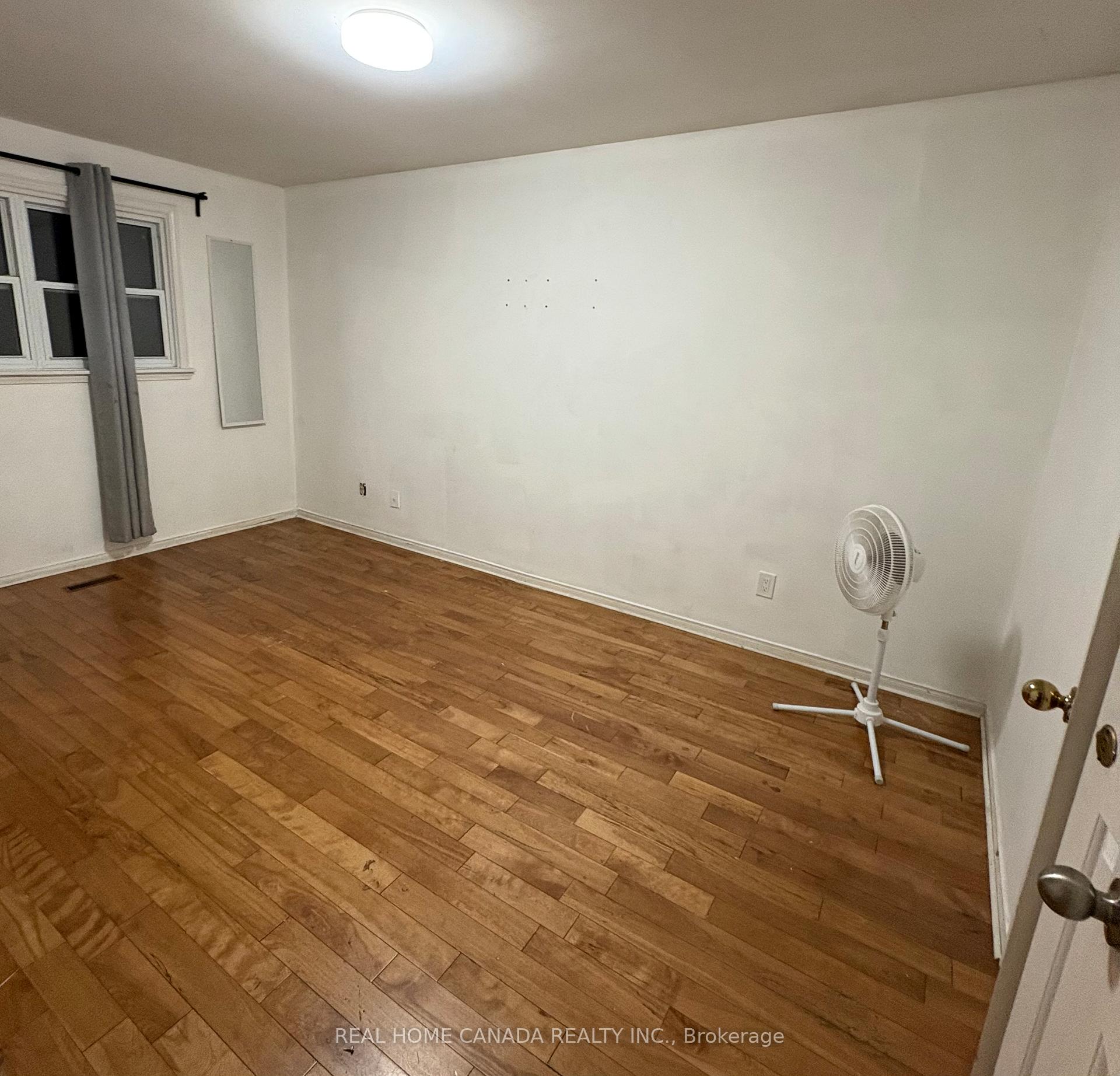 Photo 16 of Unit 2nd Bedrm, 38 Chopin Crescent, Brampton, Brampton South — HOMEH