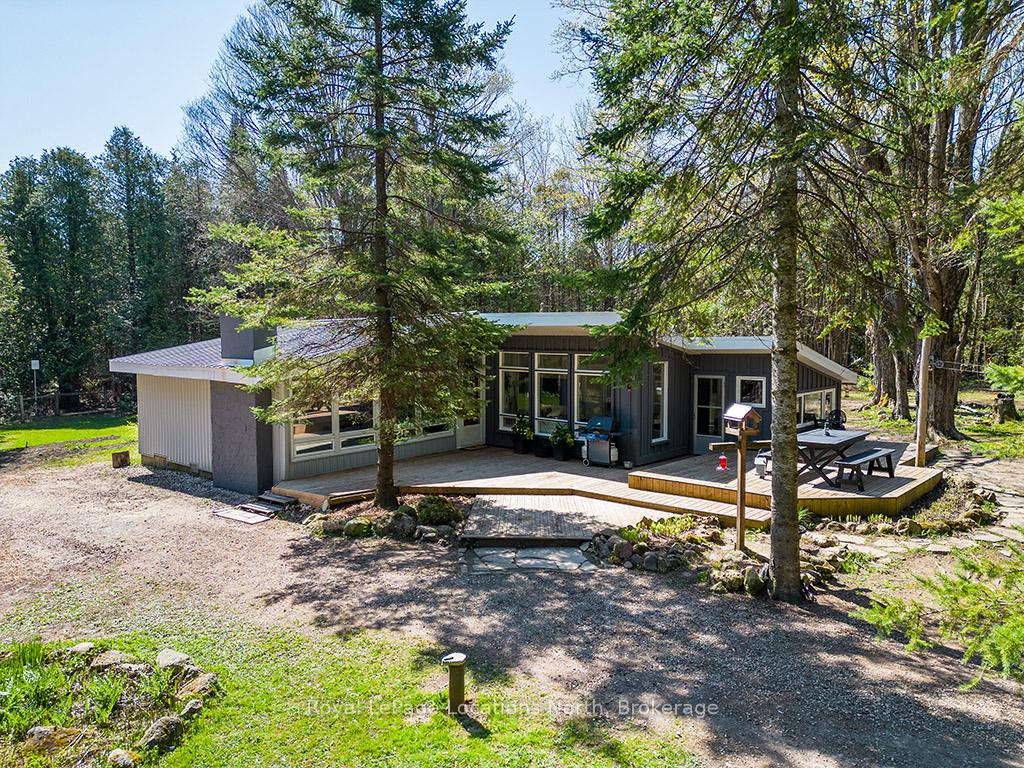 Front of 354515 Osprey-Artemesia Townline