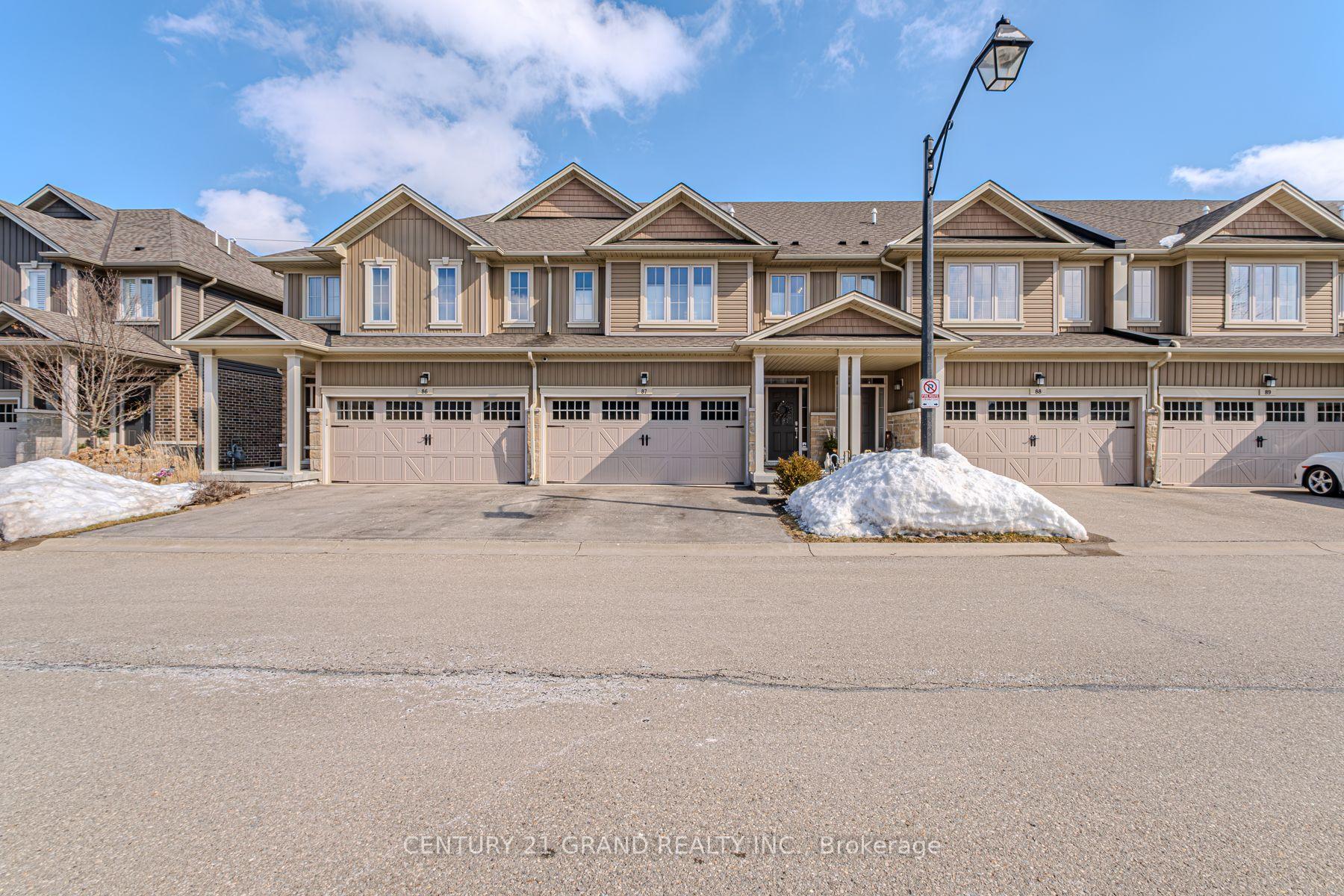 Front of Unit 87, 80 Willow Street