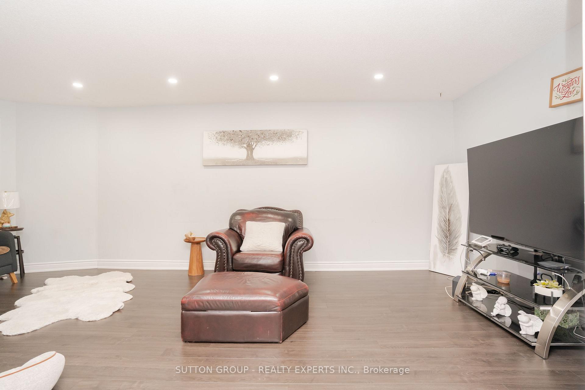 Photo 4 of 463 Rutherford Road N, Brampton, Madoc — HOMEH