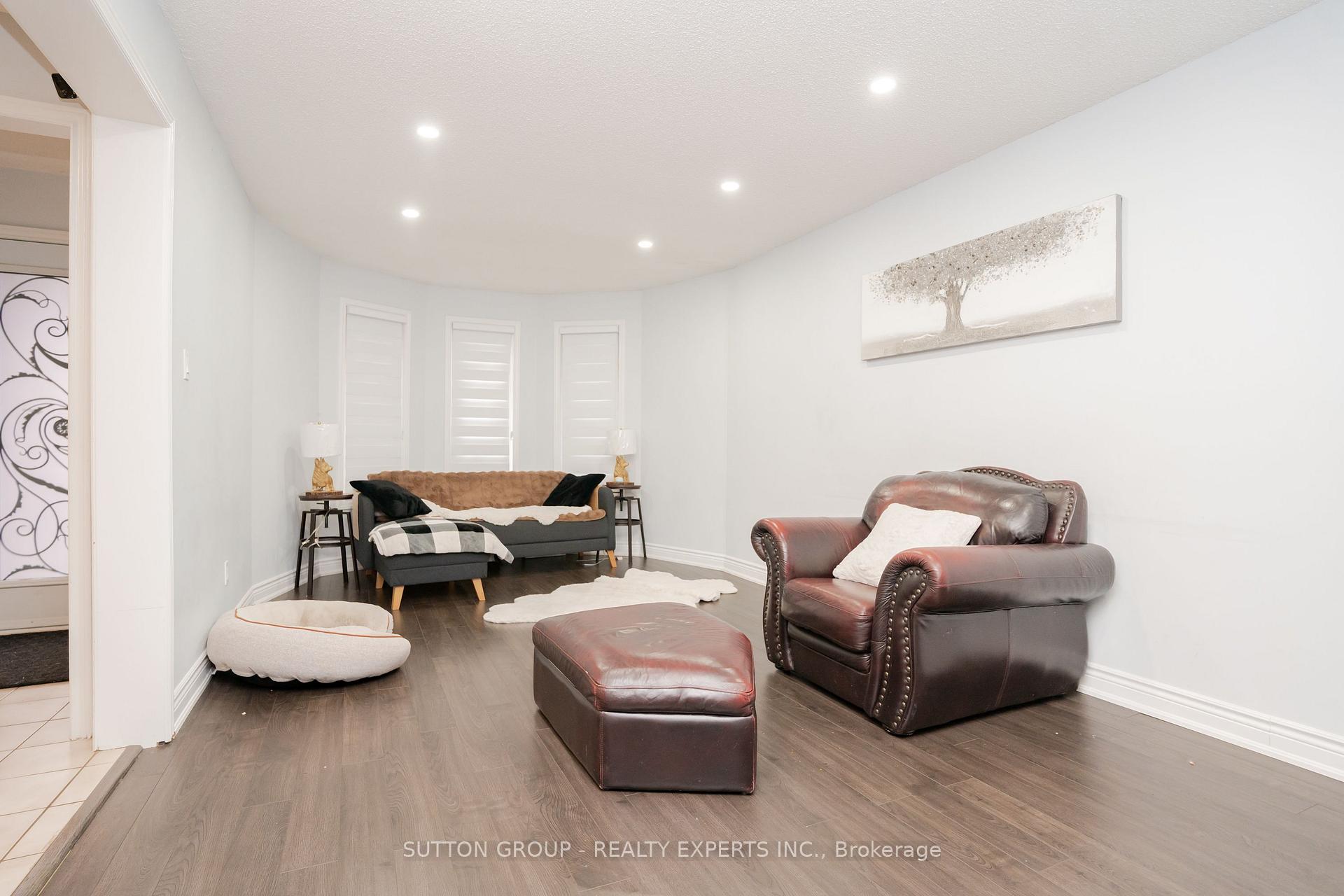 Photo 5 of 463 Rutherford Road N, Brampton, Madoc — HOMEH