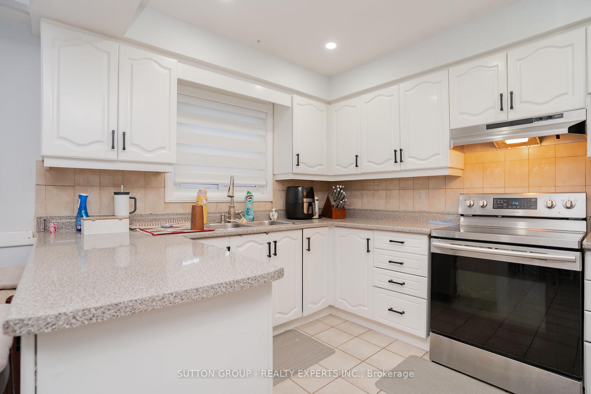 Photo 23 of 463 Rutherford Road N, Brampton, Madoc — HOMEH