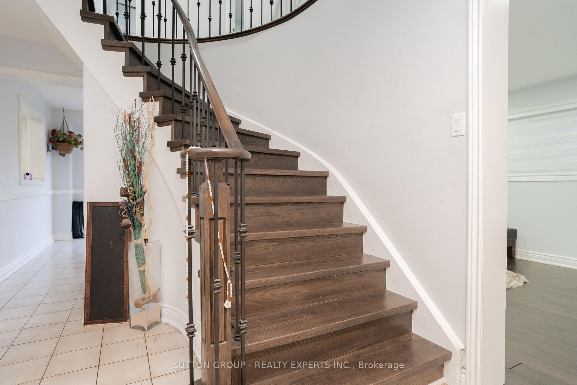 Photo 17 of 463 Rutherford Road N, Brampton, Madoc — HOMEH