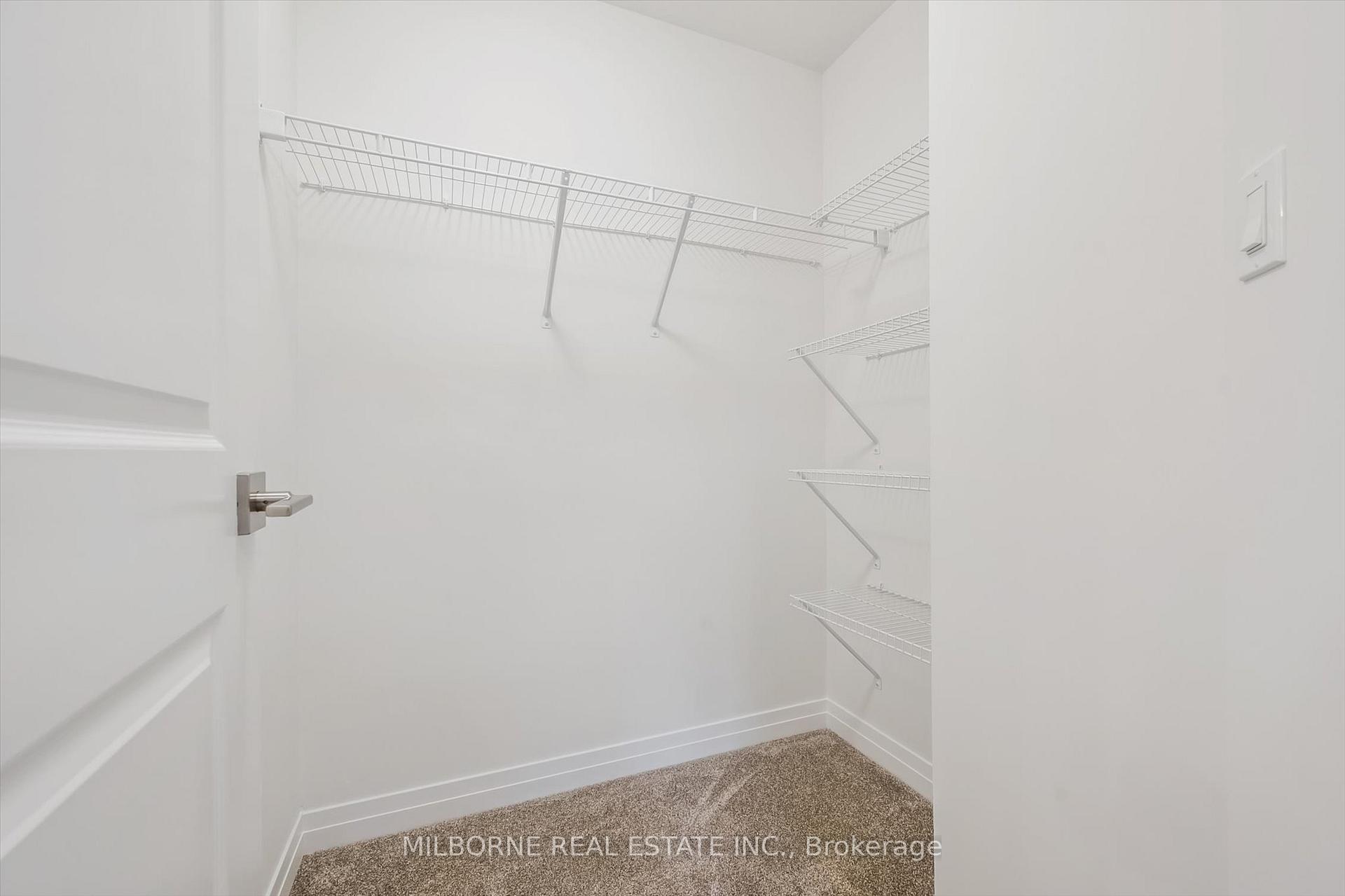 Photo 4 of 50 Thatcher Drive, Guelph, Kortright East — HOMEH
