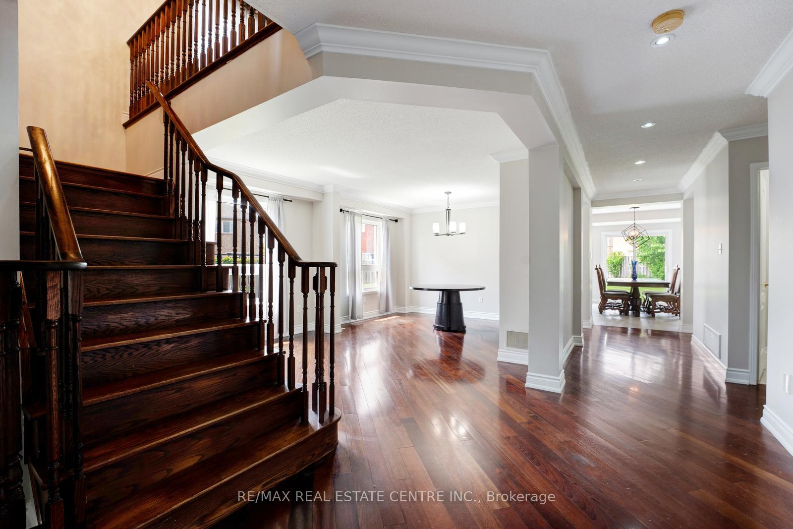 Photo 3 of 26 Ferncastle Crescent, Brampton, Fletcher's Meadow — HOMEH