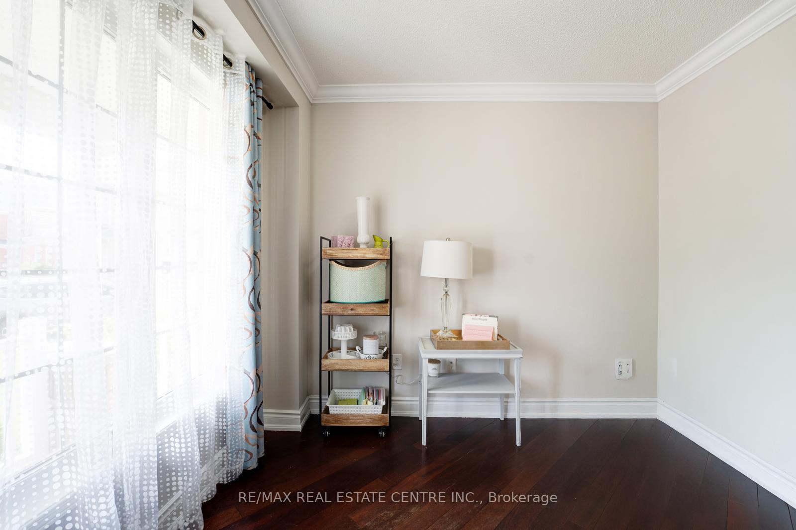 Photo 13 of 26 Ferncastle Crescent, Brampton, Fletcher's Meadow — HOMEH