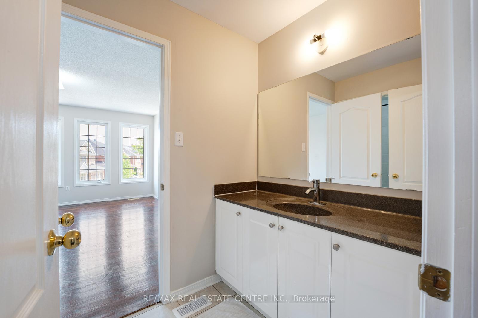 Photo 20 of 26 Ferncastle Crescent, Brampton, Fletcher's Meadow — HOMEH