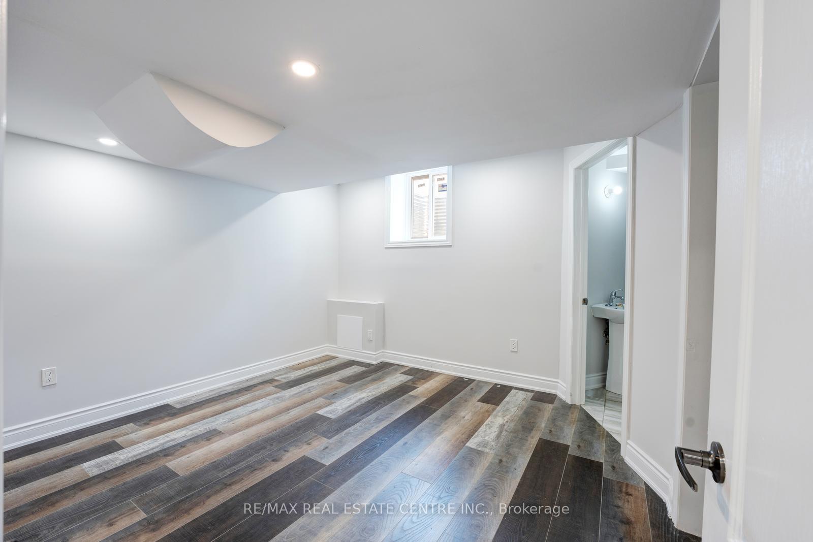 Photo 34 of 26 Ferncastle Crescent, Brampton, Fletcher's Meadow — HOMEH