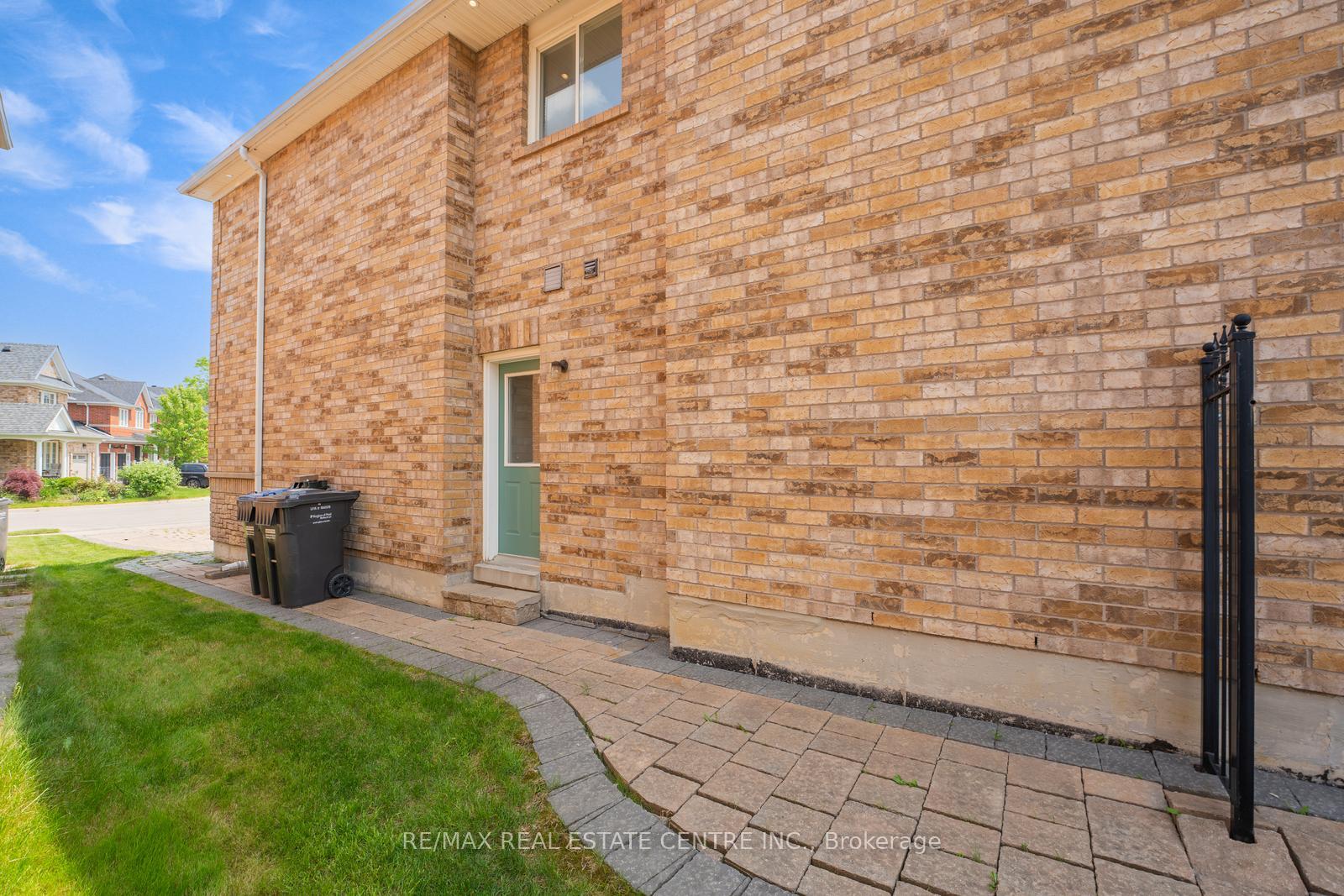 Photo 41 of 26 Ferncastle Crescent, Brampton, Fletcher's Meadow — HOMEH