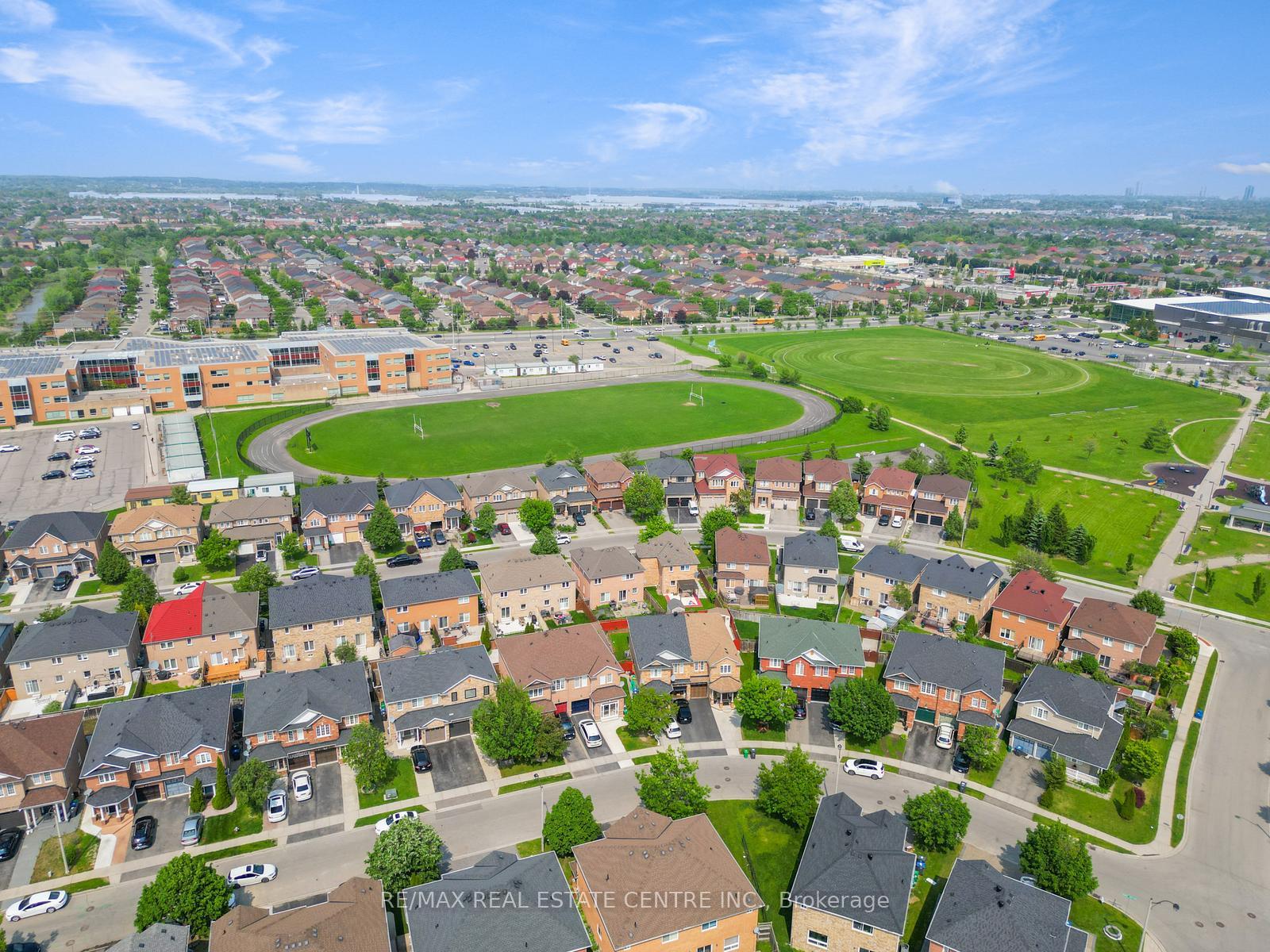 Photo 44 of 26 Ferncastle Crescent, Brampton, Fletcher's Meadow — HOMEH
