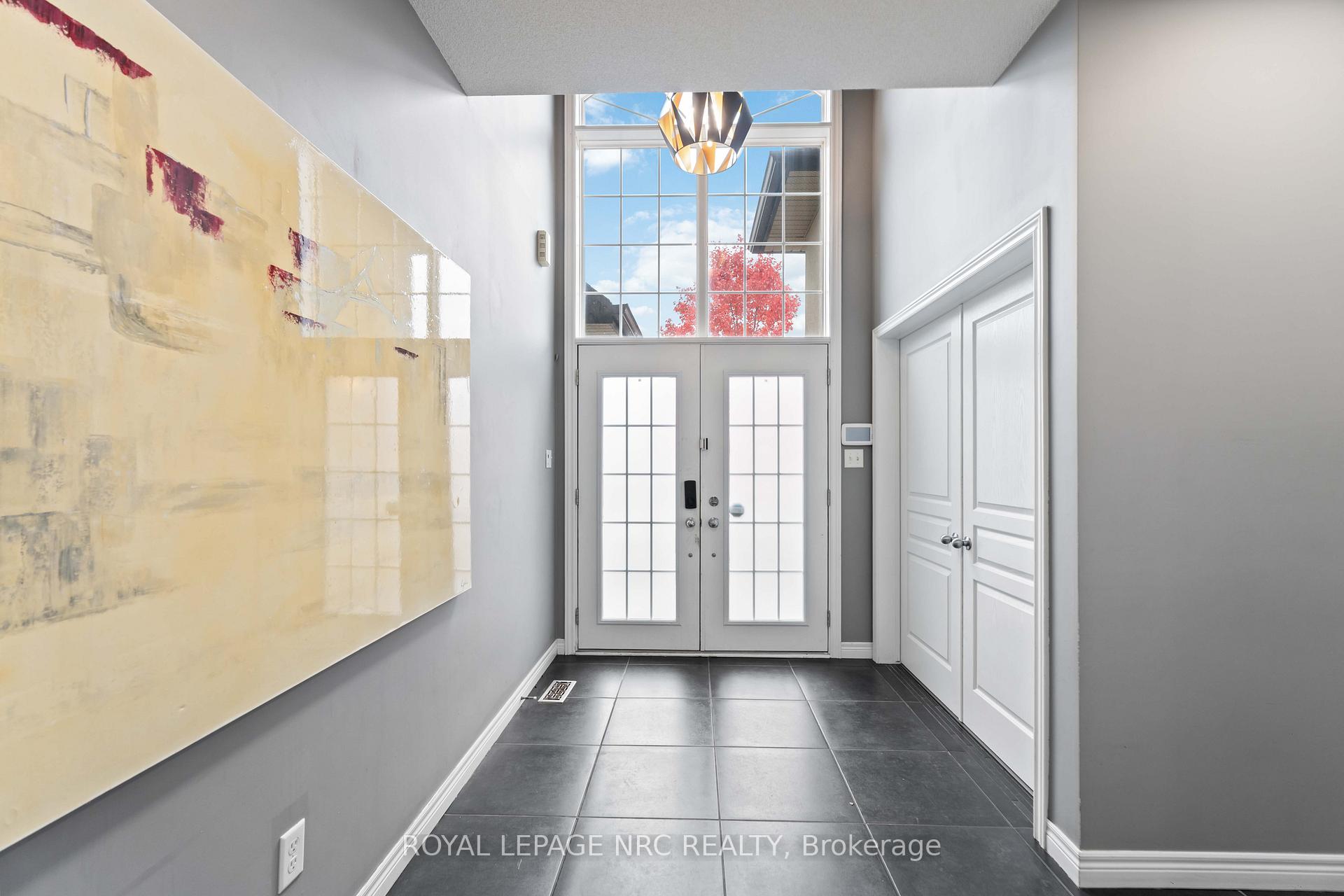 Photo 4 of 132 Oleary Drive, Hamilton, Meadowlands — HOMEH